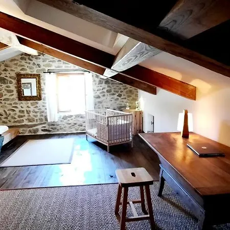 Maison Familiale Chaleureuse Idealement Situee
